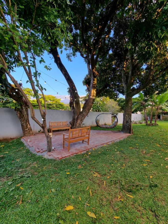 Villa Casa Dom Quixote, Pequena Chacara No Centro Da Cidade Atibaia Exterior foto