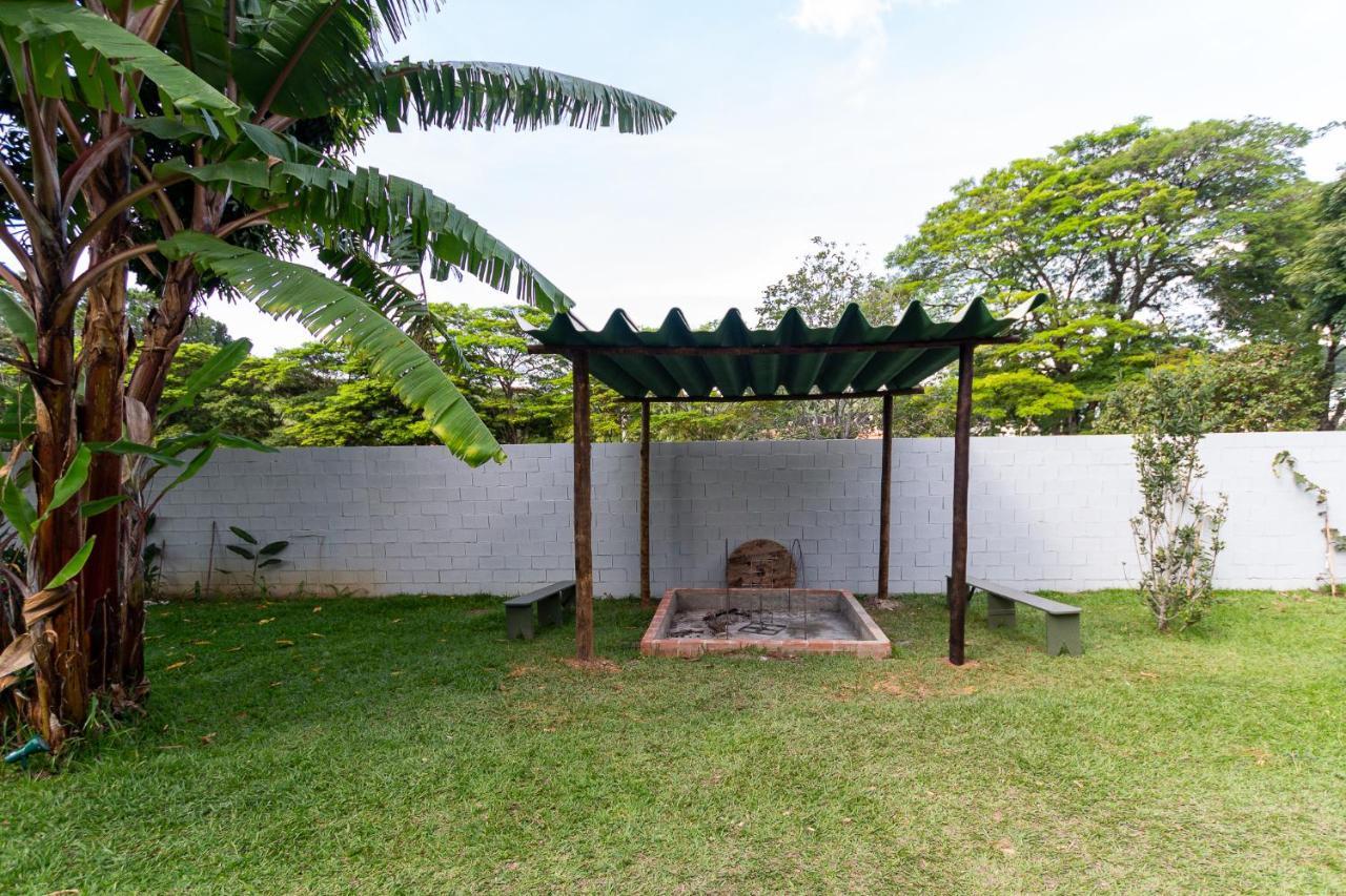 Villa Casa Dom Quixote, Pequena Chacara No Centro Da Cidade Atibaia Exterior foto